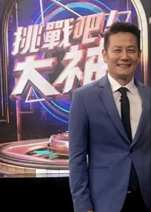 推特【小简喵酱奶糊】三人春晚 - 乐记影视